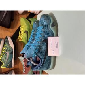 Kobe 10 '5AM Flight'